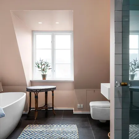 Luxury Canal-front By Renowned Interior Designer