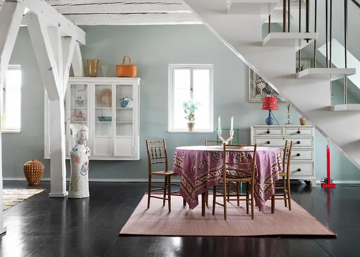 Luxury Canal-front By Renowned Interior Designer Apartment *