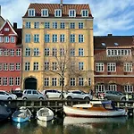 Apartment Luxury Canal-front By Renowned Interior Designer *