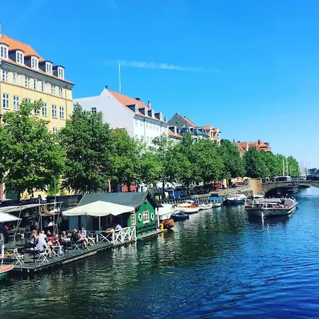 Luxury Canal-front By Renowned Interior Designer Appartement