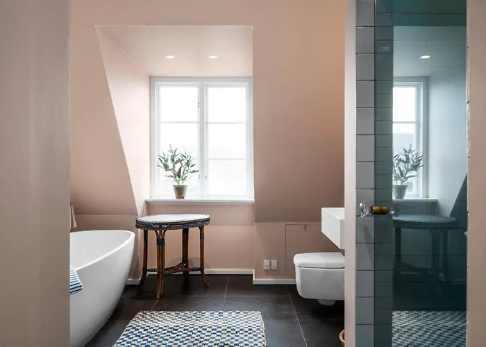 Luxury Canal-front By Renowned Interior Designer